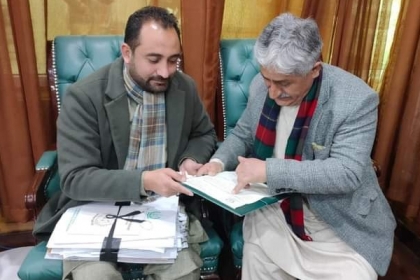 ایم ڈبلیوایم رہنما اور وزیر زراعت کاظم میثم کی جانب سے حلقہ دو سکردو کو دو حلقوں میں تقسیم کرنے کی درخواست جمع