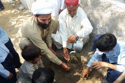 درخت کا سایہ جیکب آباد جیسے گرم علاقے کے لوگوں کا بہترین محافظ  ہے، علامہ مقصودڈومکی