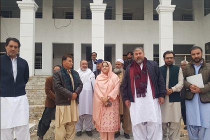 وزیراعلی بلوچستان کی مشیر برائے کوئٹہ ڈویلپمنٹ اتھارٹی محترمہ بشری رند کا آغا رضا کے ہمراہ  ریزیڈینشل ا سکول کے منصوبے کا معائنہ