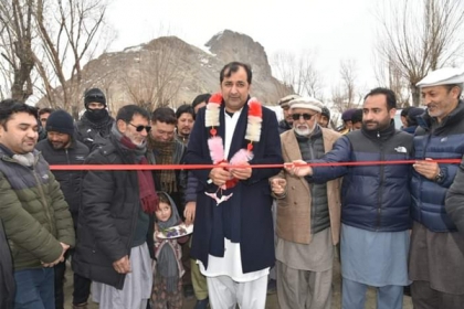 وزیر اعلیٰ خالد خورشید خان کا وزیر زراعت کاظم میثم کے ہمراہ سندوس کے مقام پر حفاظتی بند کی تعمیر پر کام کا افتتاح