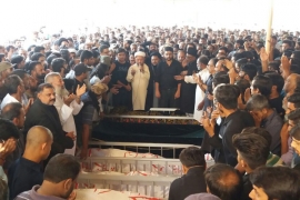 شہیدعزاداروں کی نماز جنازہ میں ایم ڈبلیوایم رہنمائوں ،سیاسی ومذہبی جماعتوں ،سول سوسائٹی اور وکلا ء سمیت عوام کی بڑی تعداد کی شرکت