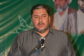 ایک فاشسٹ نسل پرست شخص کی غلطی کی سزا پوری قوم کو نہیں دی جا سکتی،آغا رضا