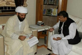 حکومت متعصب افسران کے غیر آئینی ضابطہ اخلاق کا نوٹس لے،علامہ مقصودڈومکی کا صوبائی مشیرمذہبی امور سے مطالبہ