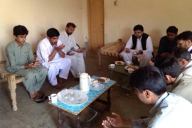 ناصر شیرازی کی ڈی آئی خان تحصیل پرووا میں شہداءکے گھر آمد اور تعزیت، قبور شہداء پر حاضری